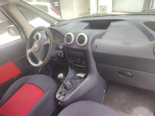 Peugeot 1007 2005