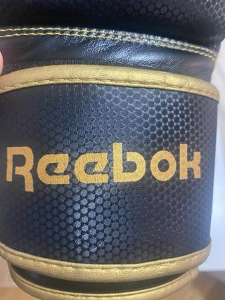 Guantes de Boxeo Reebok Negros y Dorados