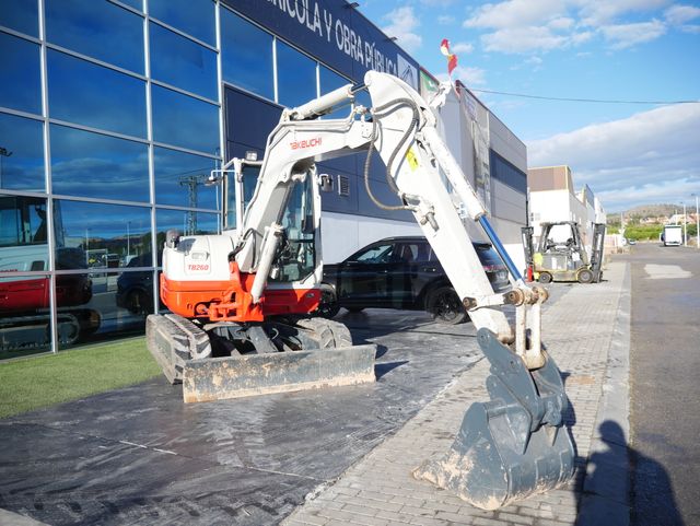 Excavadora Takeuchi TB 260