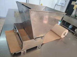 Máquina para hacer planchas de bizcocho
