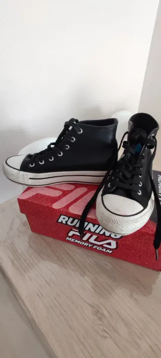 Zapatillas Mustang Polipiel Mujer Negras y Blancas