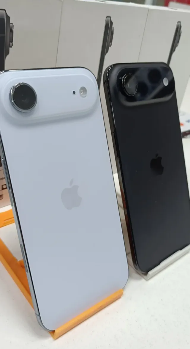 iPhone AIR 256GB Negro/Blanco