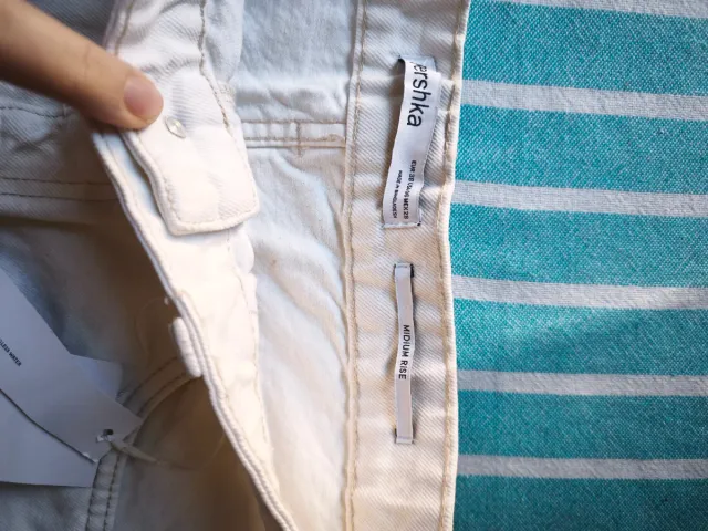 Bershka Pantalón Corto Blanco