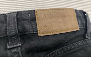 Pantalón vaquero Brownie negro con flecos