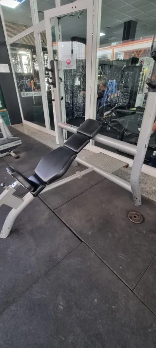 Banco de Press Inclinado Negro