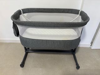 Minicuna bebé prácticamente nueva