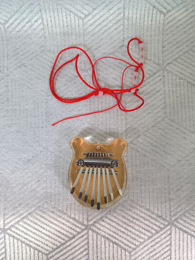 Mini kalimba colgante 8 teclas - Osito (nueva)