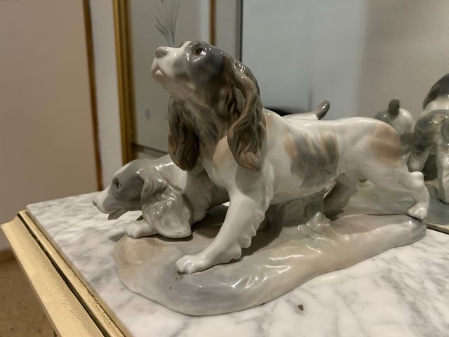 Figuras de cerámica antiguas de perros