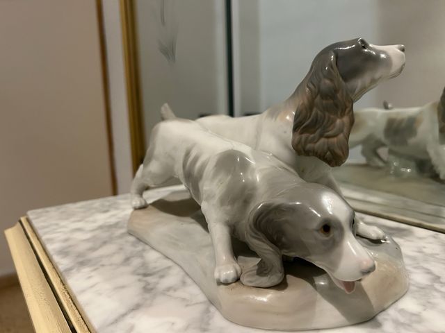 Figuras de cerámica antiguas de perros