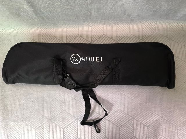 Melódica con funda y accesorios - Negra (Nueva)