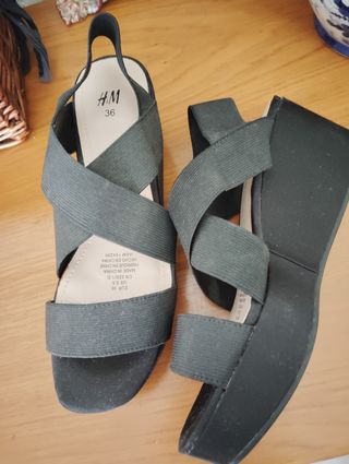 Sandalias cuña H&M negras talla 36