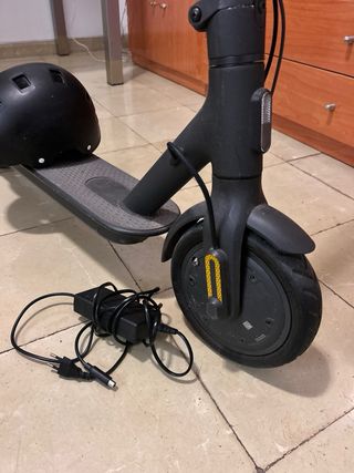 Patinete Eléctrico Xiaomi + Casco + tiras led