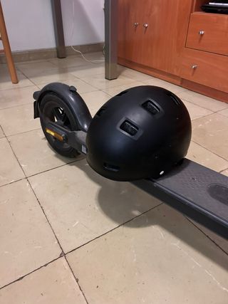 Patinete Eléctrico Xiaomi + Casco + tiras led