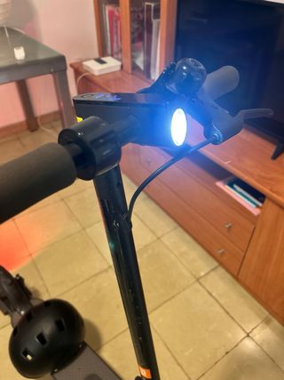 Patinete Eléctrico Xiaomi + Casco + tiras led