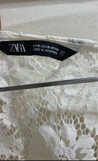 Blusa encaje Zara