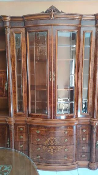 Mueble vitrina salón vintage madera y cristal