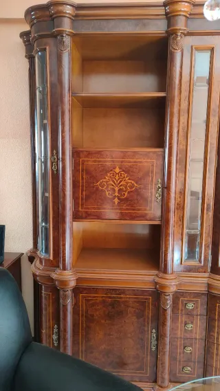 Mueble vitrina salón vintage madera y cristal