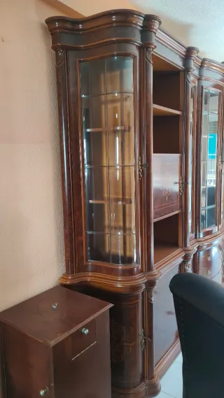 Mueble vitrina salón vintage madera y cristal