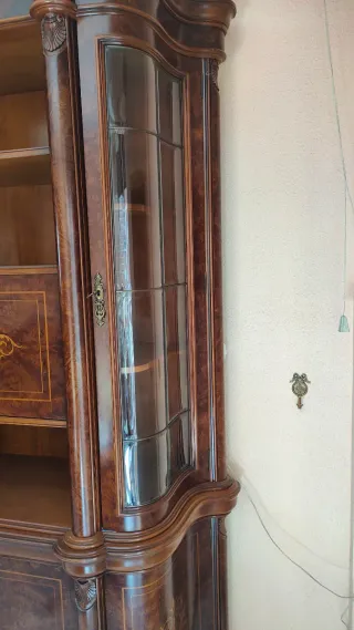 Mueble vitrina salón vintage madera y cristal