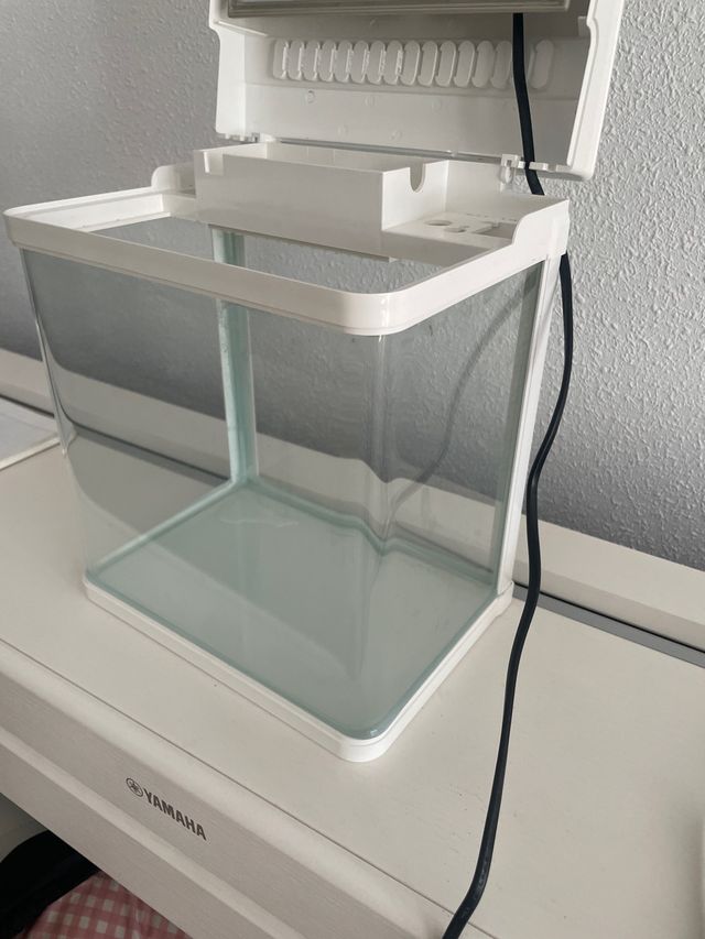 Acuario blanco con tapa