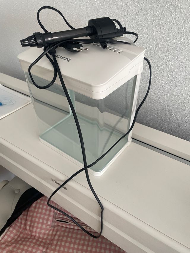 Acuario blanco con tapa