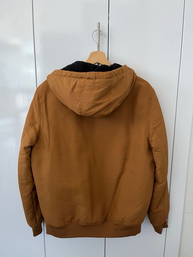 Chaqueta bomber color mostaza