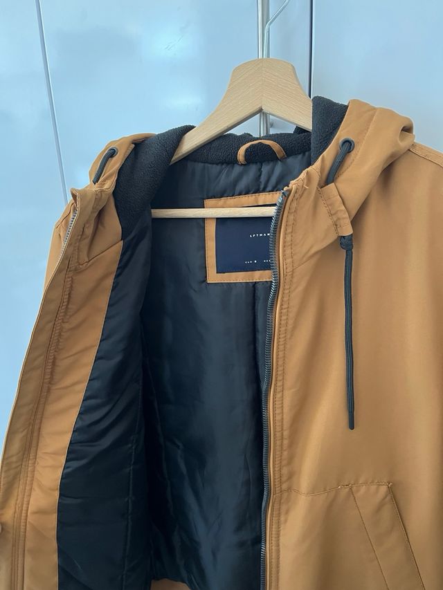 Chaqueta bomber color mostaza