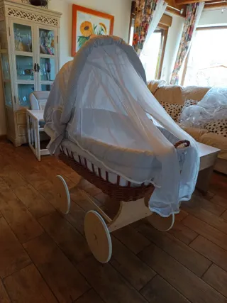 Moisés de ruedas con dosel