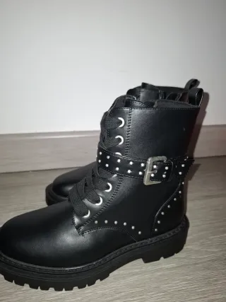 Botas niña negras con tachuelas talla 35