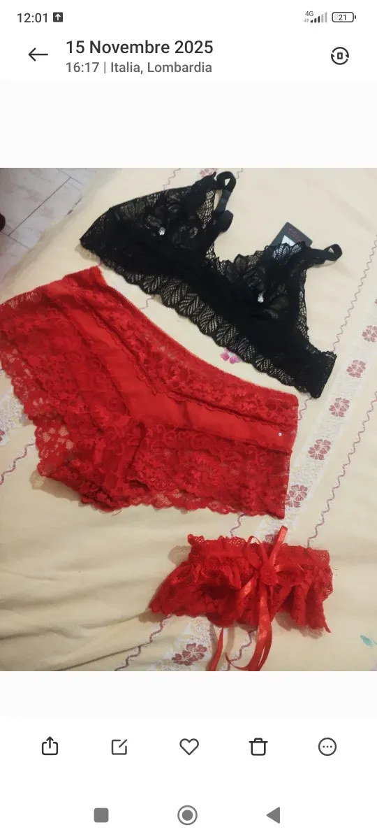 Intimo donna nero e rosso e giarrettiera
