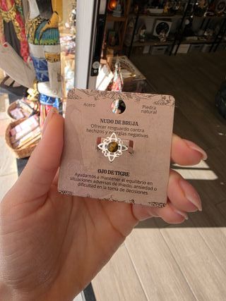 Anillo Nudo de Bruja Ojo de Tigre Ajustable