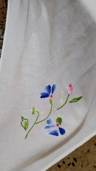 Antica tovaglia ricamata a mano