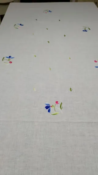 Antica tovaglia ricamata a mano