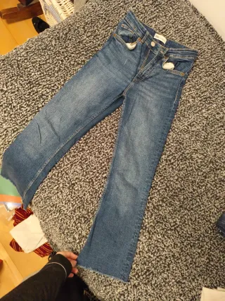 Pantalón vaquero flare Zara azul