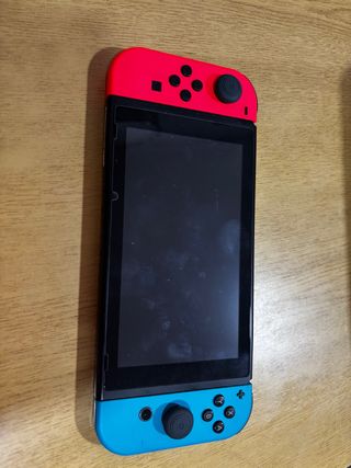 Nintendo Switch + Accesorios y Funda