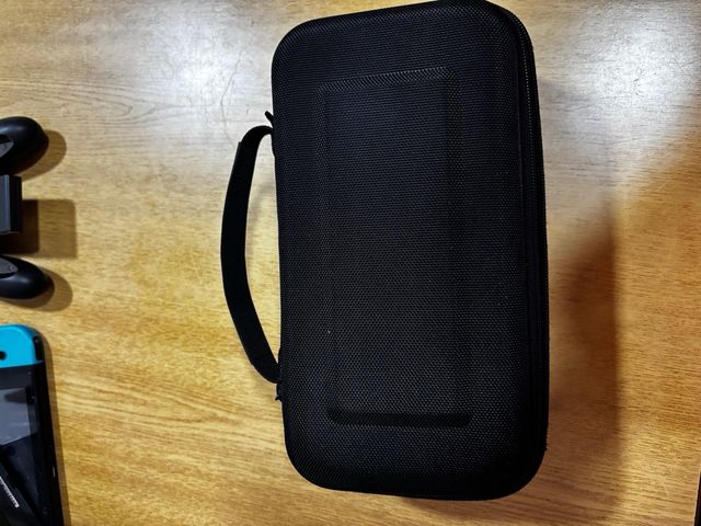 Nintendo Switch + Accesorios y Funda