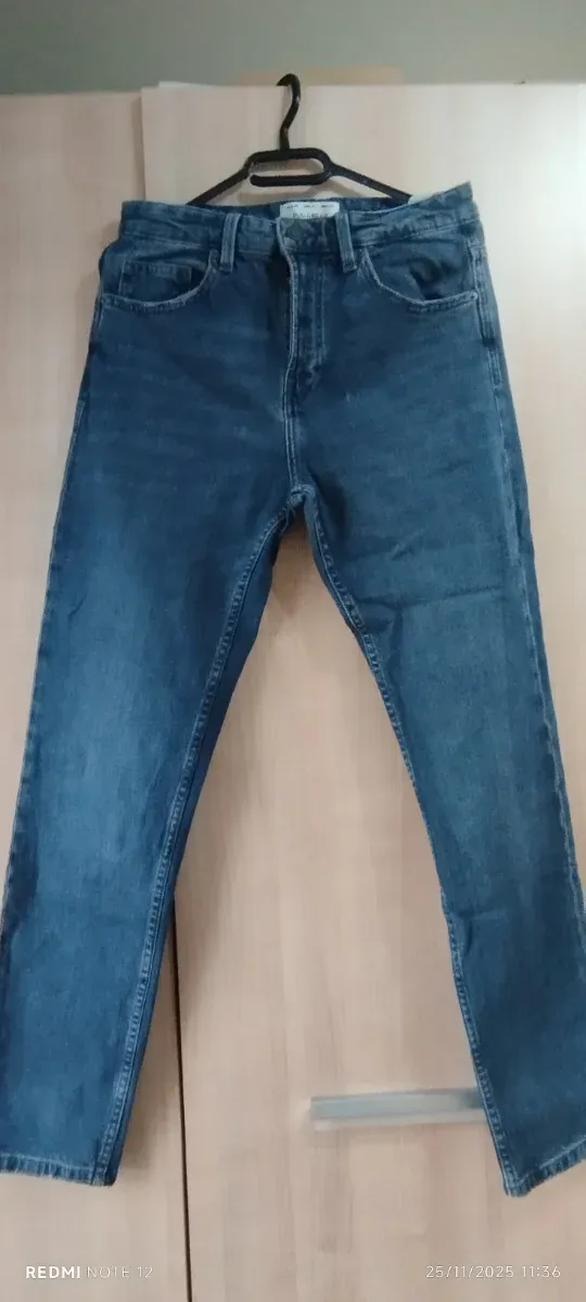 Pantalón vaquero Pull&Bear Talla 40.