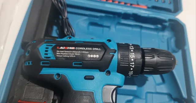 Taladro con 2 Batería,piezas y Maletín, todo nuevo