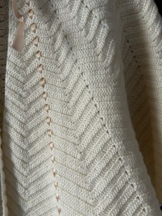 Mañanita artesanal vintage beige