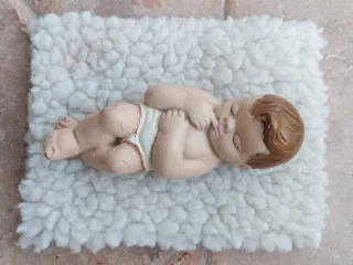 Niño Jesús de porcelana