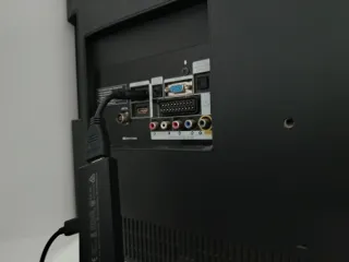 Televisión Samsung lcd de 52", con fire stick