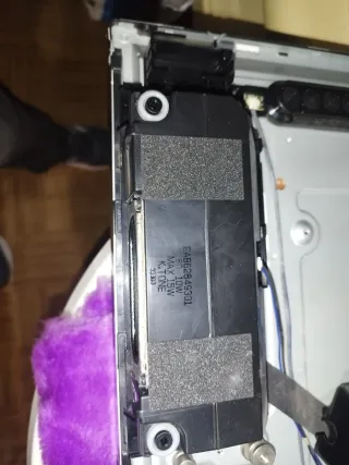 Tv lg 32LA620S para piezas pantalla estallada