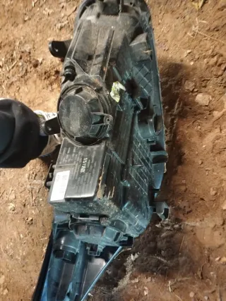 Faro Izquierdo Kia Ceed