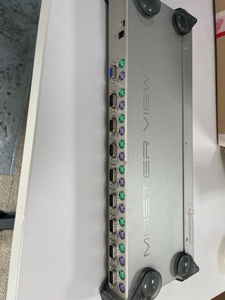 KVM MASTER VIEW 8 Tomas + 7 Cables