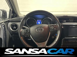 Toyota Auris 2015