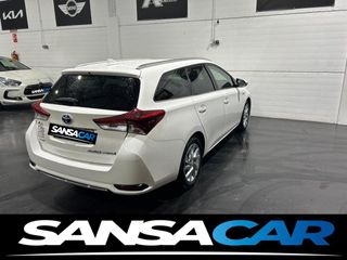 Toyota Auris 2015