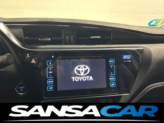 Toyota Auris 2015