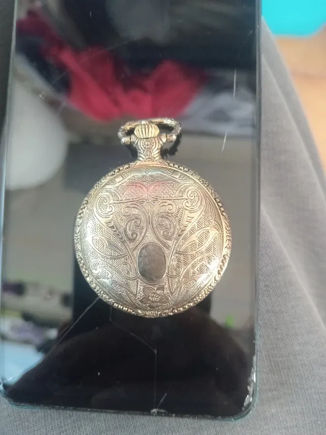 2 Relojes de bolsillo dorado con grabado