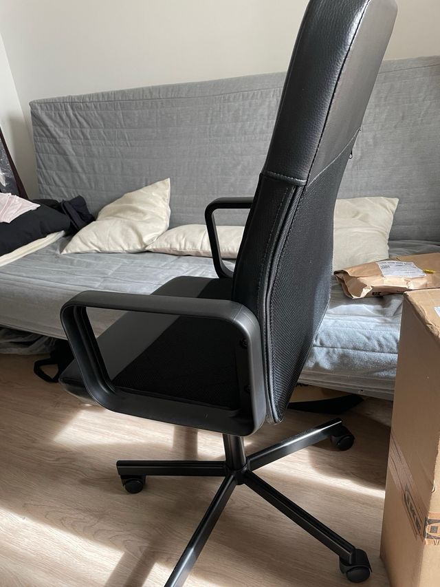 Silla renberget Ikea oficina nueva.