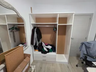 Guardaroba bianco con cassettiera IKEA